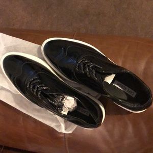Dress shoes black patent